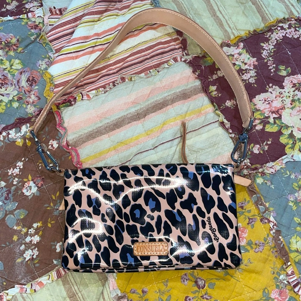 Consuela crossbody wallet